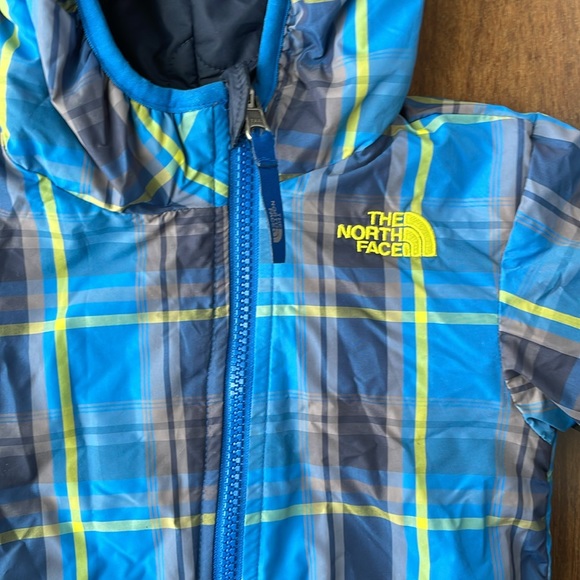 Infant boys blue North face reversible jacket size 3-6 months - Picture 4 of 4
